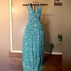Beautiful wrap maxi dress!  Worn once